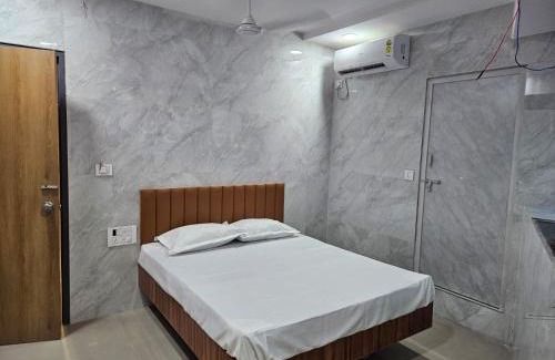 Surat Hotel | Hotel OLOTUS