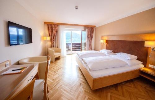 Steindorf am Ossiacher See Hotel | Hotel Ossiacher See