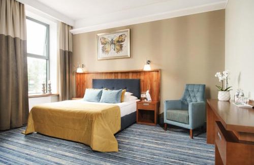 Turzno Hotel | Hotel Pałac Romantyczny