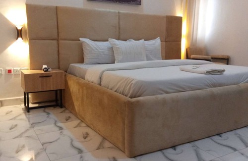 Lagos Hotel | Hotel Padelia and Apartment
