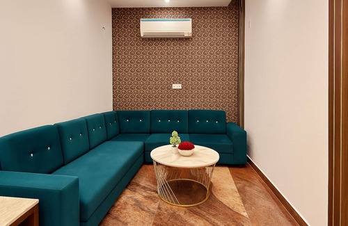 Mahipalpur Extension Hotel | Hotel Palm View by JMD Group
