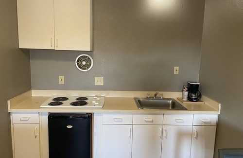 Lincoln Acres Hotel | Hotel Palmeras Chula Vista