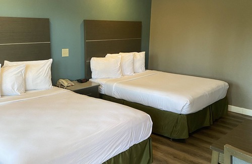 Lincoln Acres Hotel | Hotel Palmeras Chula Vista