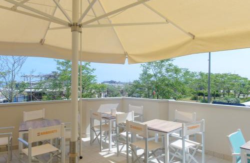 San Giuliano a Mare Hotel | Hotel Paloma Beach Front Chiringuitos Time