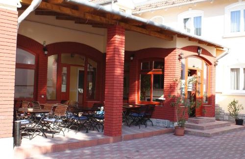 15th District Hotel | Hotel Palota City
