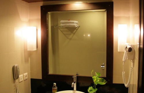 Padang Hotel | Hotel Pangeran Beach