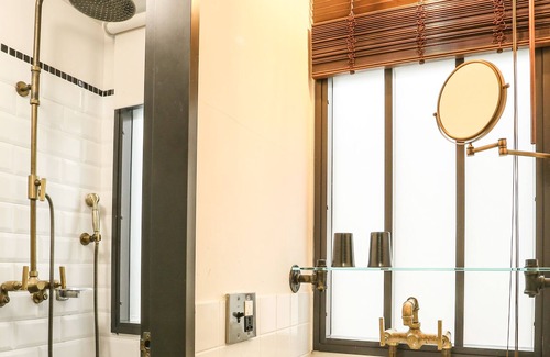 Ximending Hotel | Hotel Papa Whale