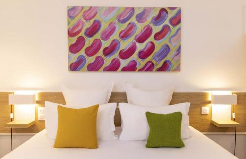 Hopital Saint-Louis Hotel | Hotel Paris Louis Blanc