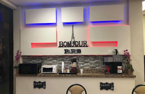 Avenida Revolución Hotel | Hotel Paris
