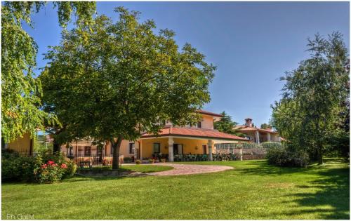 San Dorligo della Valle Hotel | Hotel Pesek