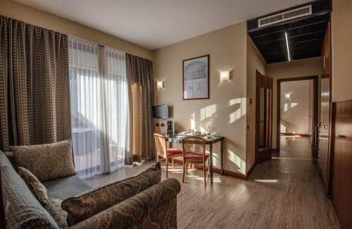 Zona XVI Torrenova Hotel | Hotel Petra