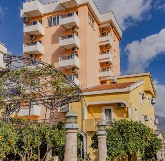 Zeljeznica Hotel | Hotel Pharos