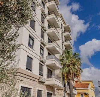 Zeljeznica Hotel | Hotel Pharos