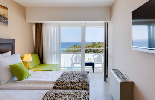 Petrcane Hotel | Hotel Pinija