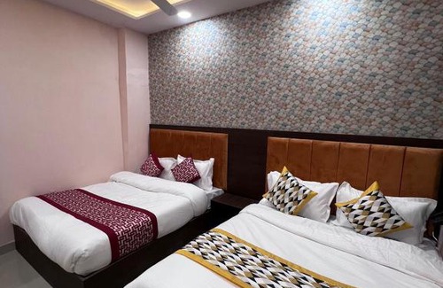 Amritsar Hotel | HOTEL PINK Residency -Couples, Family, Corporate - 50M from Golden Temple -Newly Opened