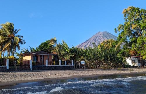 Ometepe Island Hotel | Hotel Playa Santa Martha