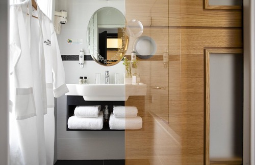 Faubourg-du-Roule Hotel | Hotel Plaza Elysées