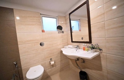 Sualkuchi Hotel | Hotel Prag Continental