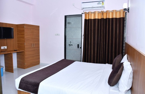 Shri Madhopur Hotel | Hotel Prayagraj
