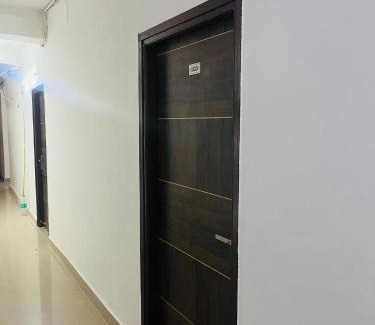 Khattalwada Hotel | Hotel PUB G - Mayur Vihar