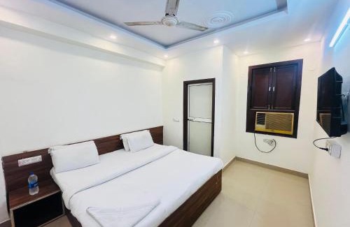 Khattalwada Hotel | Hotel PUB G - Mayur Vihar