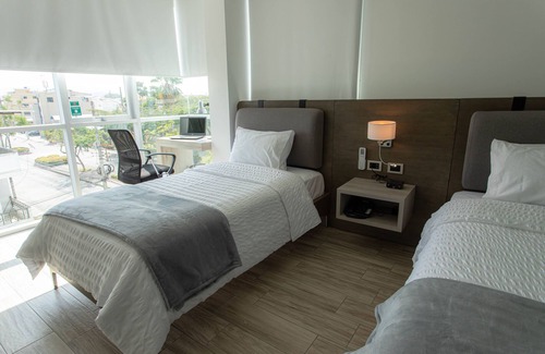 Barrio Garzota Hotel | Hotel Puerto Pacifico Guayaquil Airport