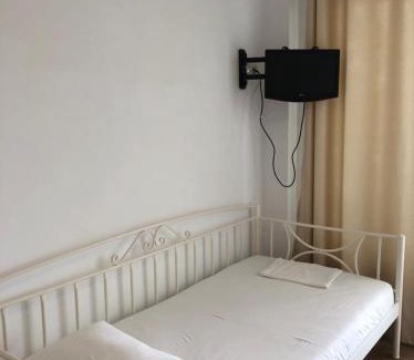 Ksamil Hotel | Hotel Queen Margaret Seaside