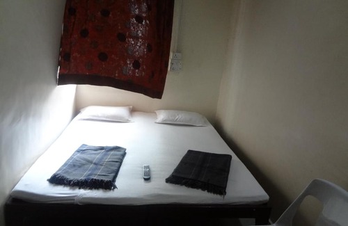 Central Pune Cabina | Hotel Rajmandir