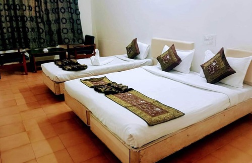 Secunderabad Cabina | Hotel Ranjit Residency