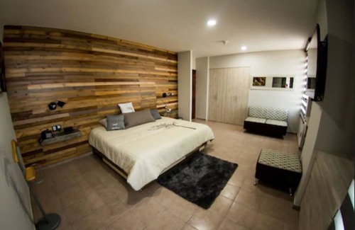 León Hotel | Hotel Real Azteca Boulevard