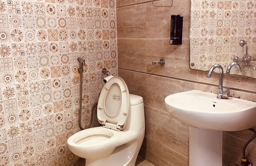 Mahipalpur Extension Casa | Hotel Red Blu
