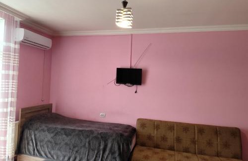 Akhaltsikhe Cama Y Desayuno | Hotel "Red House"
