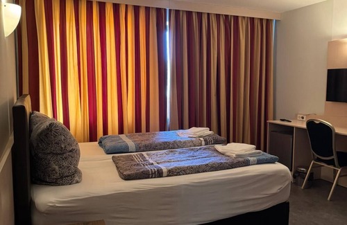Sankt Augustin Hotel | Hotel Regina - DG drei D.G. GmbH