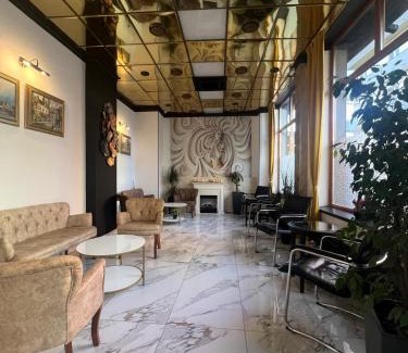 Gara de Nord Hotel | Hotel Reina