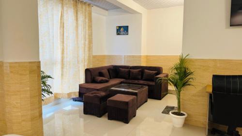 Sector 27 Casa | Hotel Relax Inn-Couple Friendly Hotel- Noida Sector 27