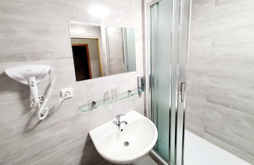 Prague 9 Hotel | Hotel Relax Inn