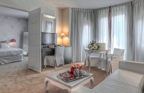 Cannes City Centre Hotel | Hotel Renoir