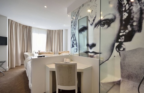 Cannes City Centre Hotel | Hotel Renoir