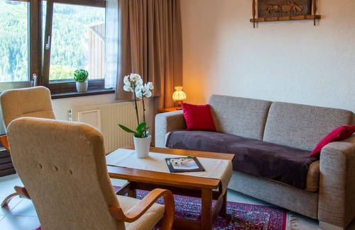 Schildlehen Apartamento | Hotel Residence - double room, shower, toilet