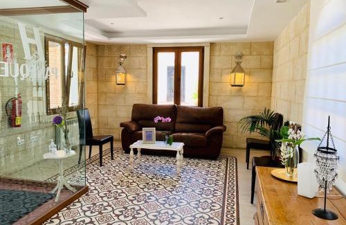 Villanueva del Trabuco Hotel | Hotel Restaurante Paneque