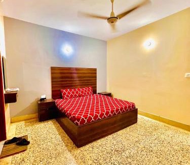 Gulshan-e-Iqbal Casa | Hotel Rest Inn