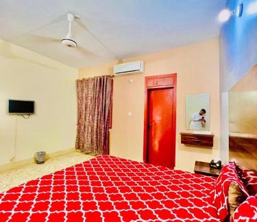 Gulshan-e-Iqbal Casa | Hotel Rest Inn