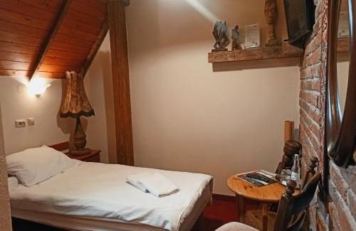 Rymanow-Zdroj Cama Y Desayuno | Hotel Restauracja Jaś Wędrowniczek