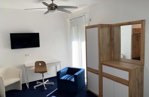Augsdorf Hotel | Hotel-Restaurant "Veldener Traumschiff" direkt am See in 2min im Zentrum