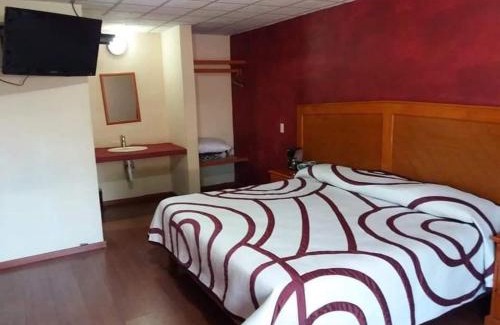 San Miguel Regla Hotel | HOTEL RESTAURANT LOS PRISMAS