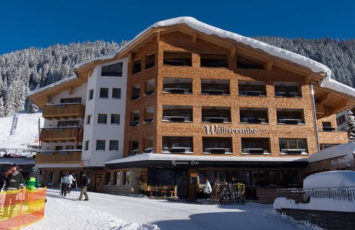 Damuels Apartamento | Hotel Restaurant Walliserstube, Time-out Deluxe - Suite, Shower or bath, South