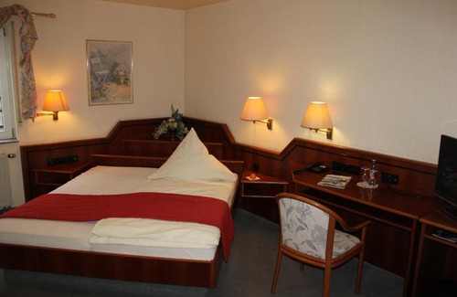 Monheim Hotel | Hotel & Restaurant Zum Vater Rhein