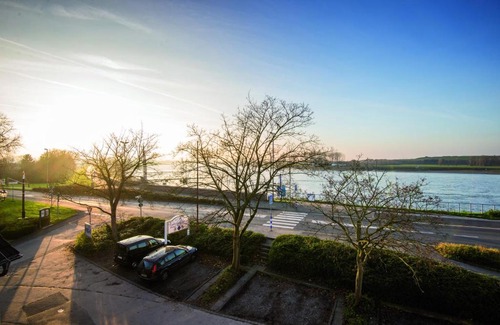 Monheim Hotel | Hotel & Restaurant Zum Vater Rhein
