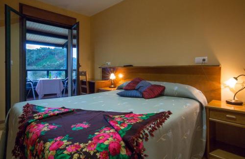 Valdés Hotel | Hotel Restaurante Canero