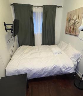 Coquitlam Casa | Hotel Room 2